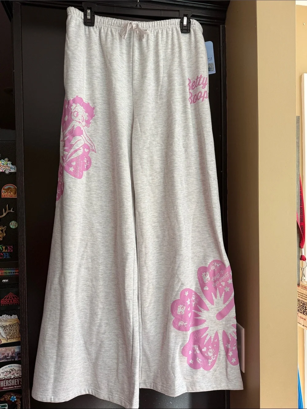 Betty Boop Light Gray Sweatpants with Pink Graphics XL